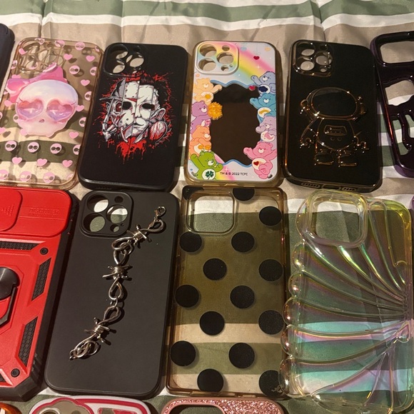 Stylish Phone Case Collection - Assorted Designs - Picture 3 of 4